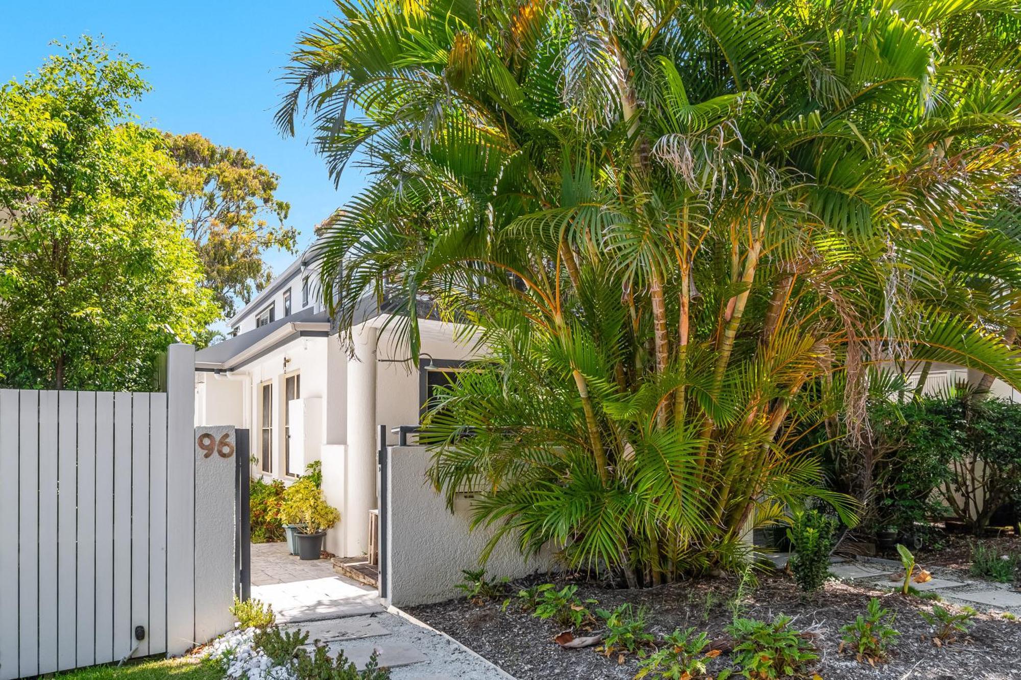 Franche Brise A La * Byron Bay